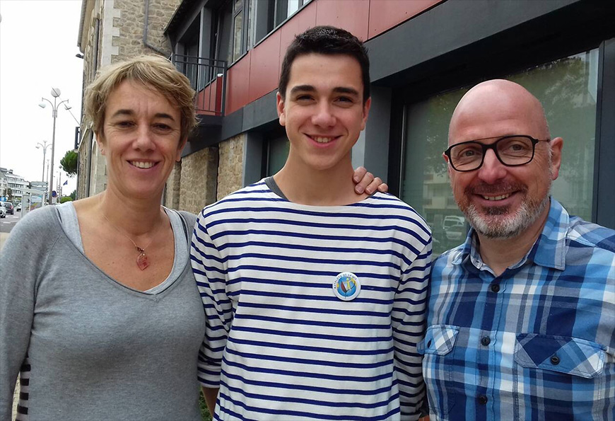 Titouan était à Pornichet, ce week-end, pour la conférence des Matelots de la vie, avec ses parents Laurence et Stéphane. | OUEST-FRANCE