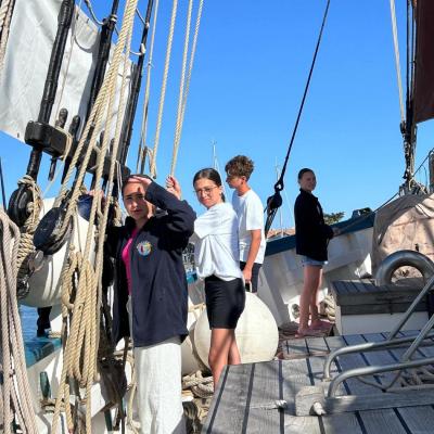 En arrivant au port nous lâchons les bouées.